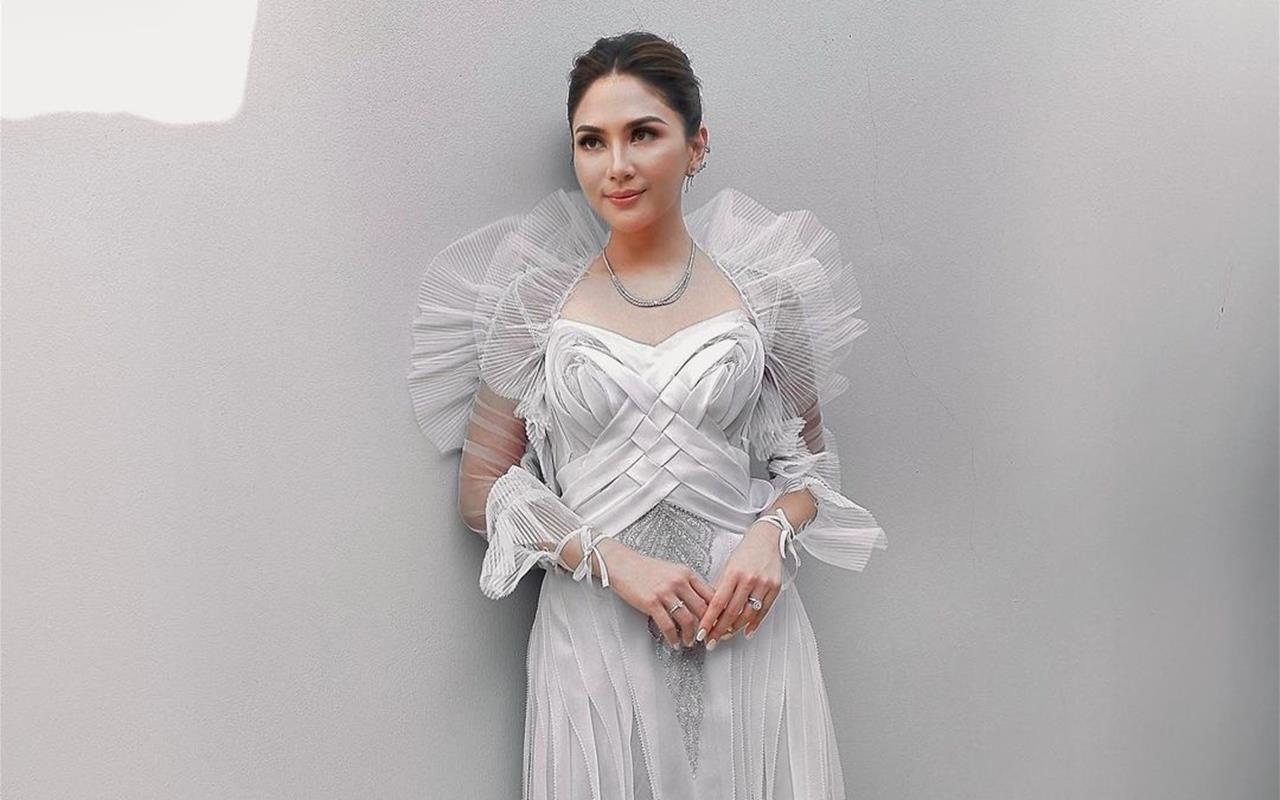 Beragam Reaksi Kocak Muncul Usai Jessica Mila Tak Henti-Hentinya Gelar Resepsi Nikah