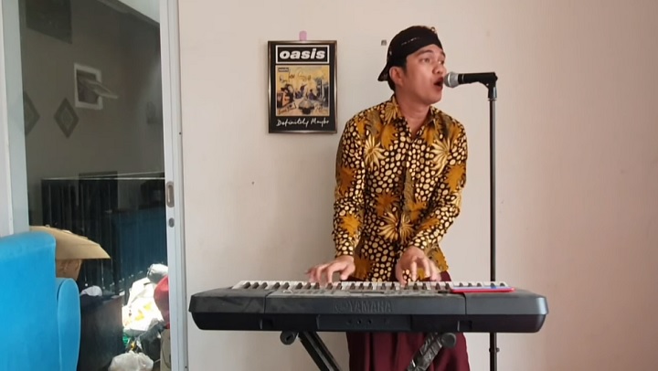 'Kaesang Sayang Erina Gudono'