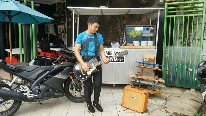 'Jangan Bikin Sedih Ayu Ting Ting'