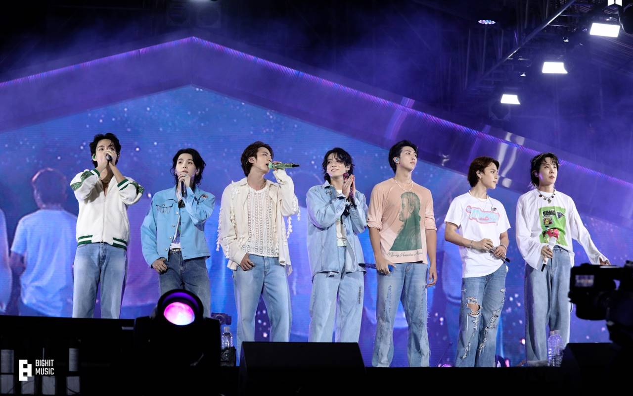 Ada yang Wamil, BTS OT7 Ambil Bagian dalam Single Ultah ke-10 'Take Two'