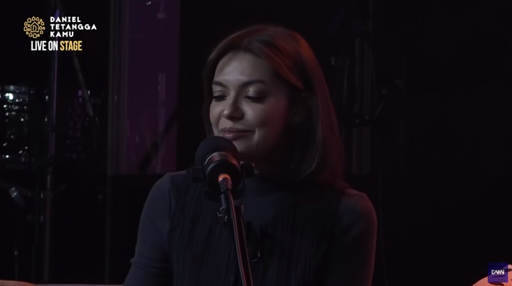 Ngereog Kala Dipuji Chris Martin Cantik, Najwa Shihab: Mbak Dakota Minggir Dulu