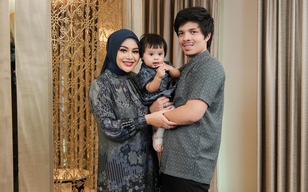 Harga Bando Ameena Putri Aurel Hermansyah Setara dengan Gaji UMK Bikin Meronta-ronta