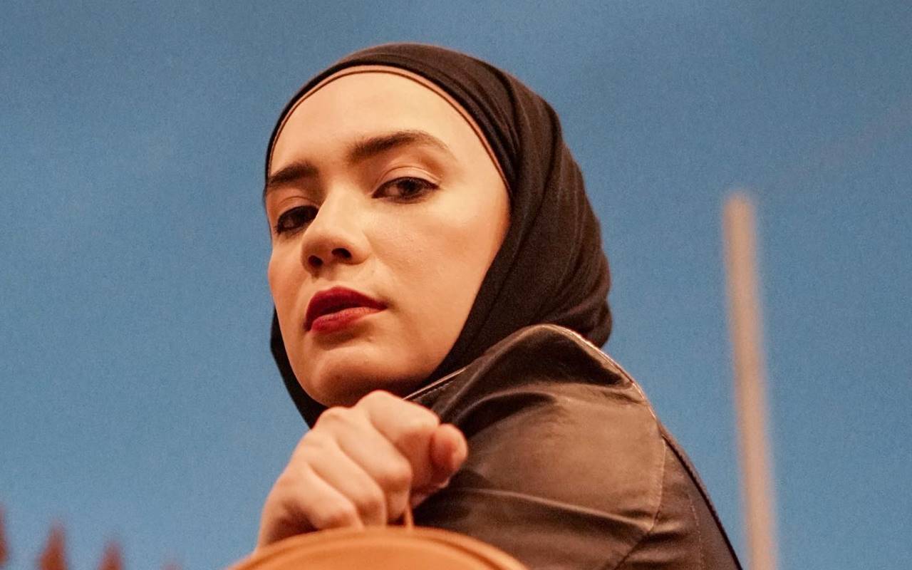 Putri Anne Post Menohok Singgung Karma usai Heboh Isu Lepas Hijab