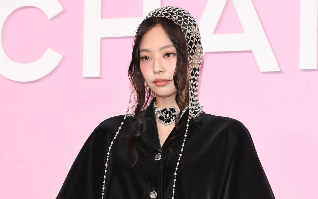 Alasan Jennie BLACKPINK Tak Bisa Sapa Balik Awak Media di Acara Chanel Tokyo