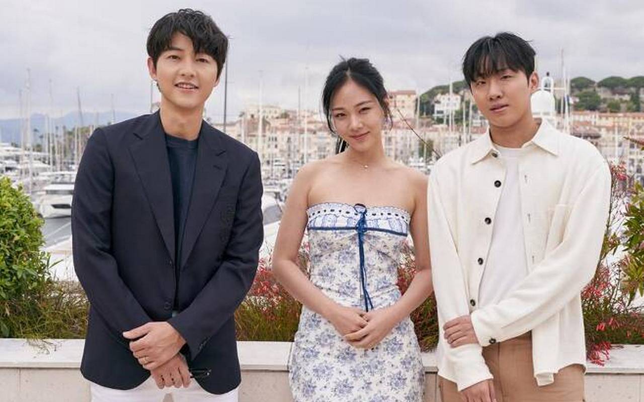 Song Joong Ki-BIBI Cs Ungkap Pengalaman Hadiri Festival Film Cannes dan Ngaku Terhormat