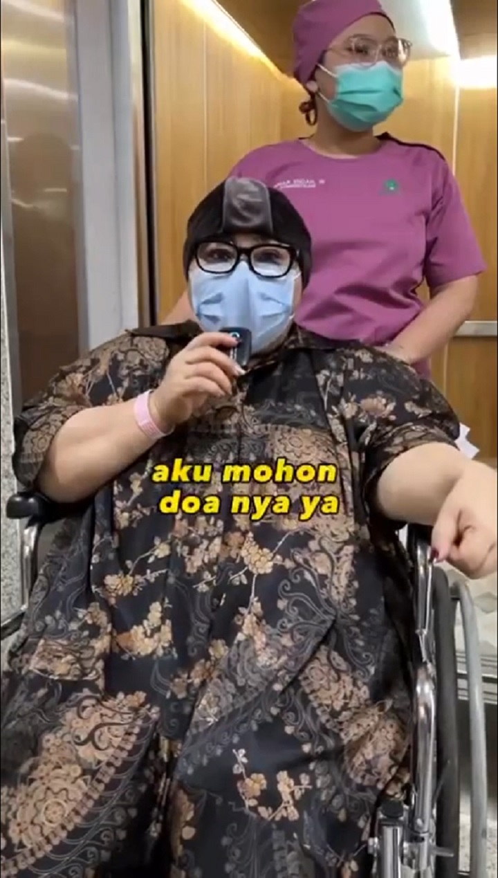 Nunung Jalani Operasi Kanker Payudara