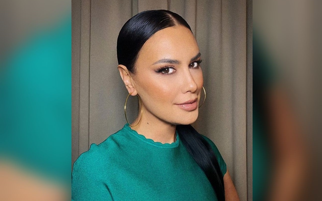 Pamer Potret Lawas Bareng Ayah, Paras Cantik Masa Muda Sophia Latjuba Disorot