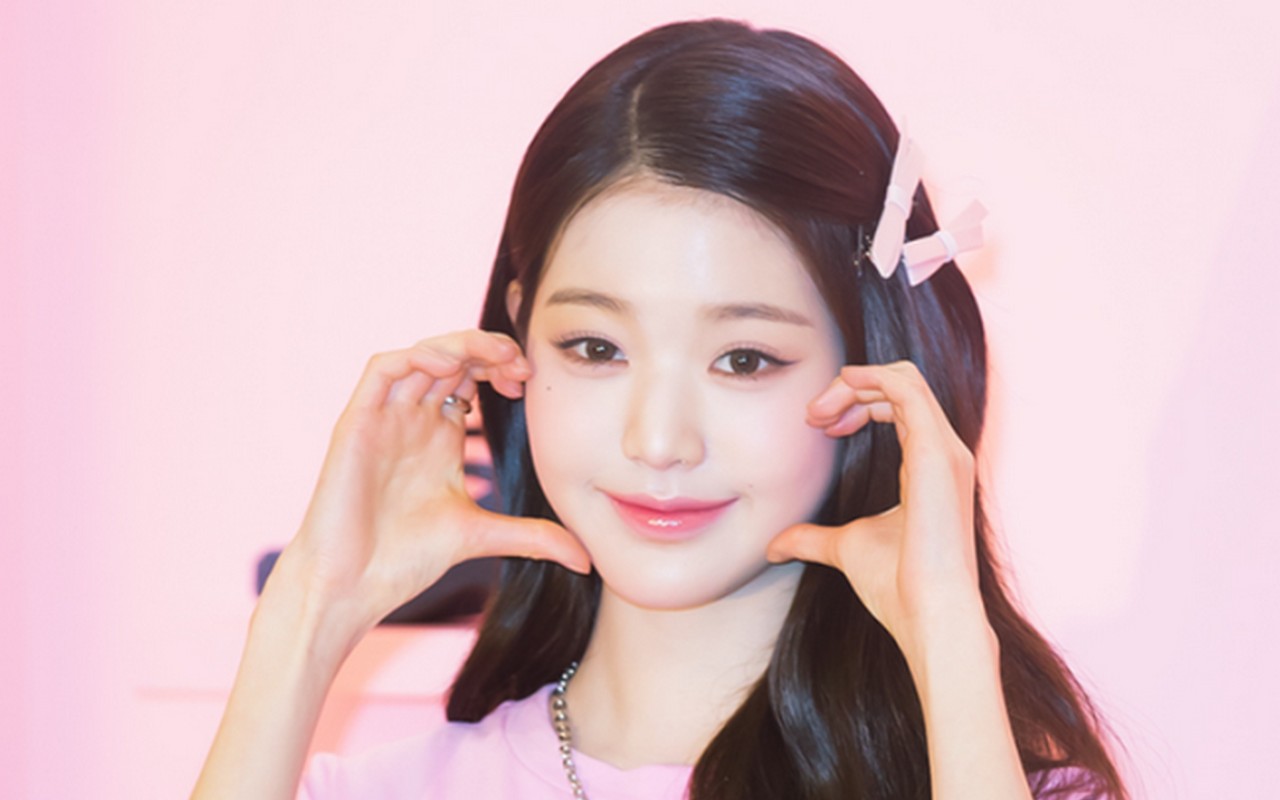 Tampil Ceria Di Majalah, Jang Won Young Bicara Soal Cinta dan Kepercayaan Diri
