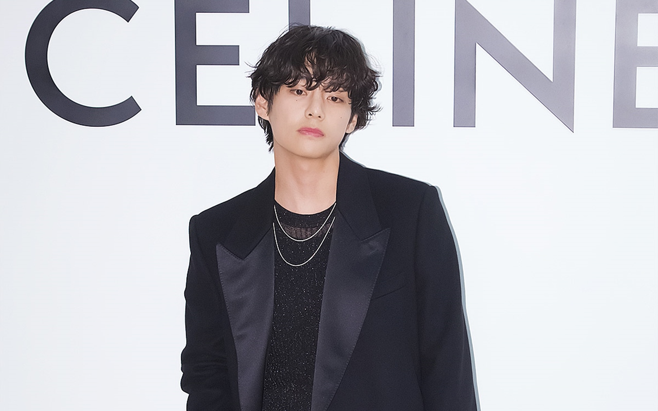 Potret V BTS Saling Tatap Dengan Manajer Dibilang Bak Adegan Drama