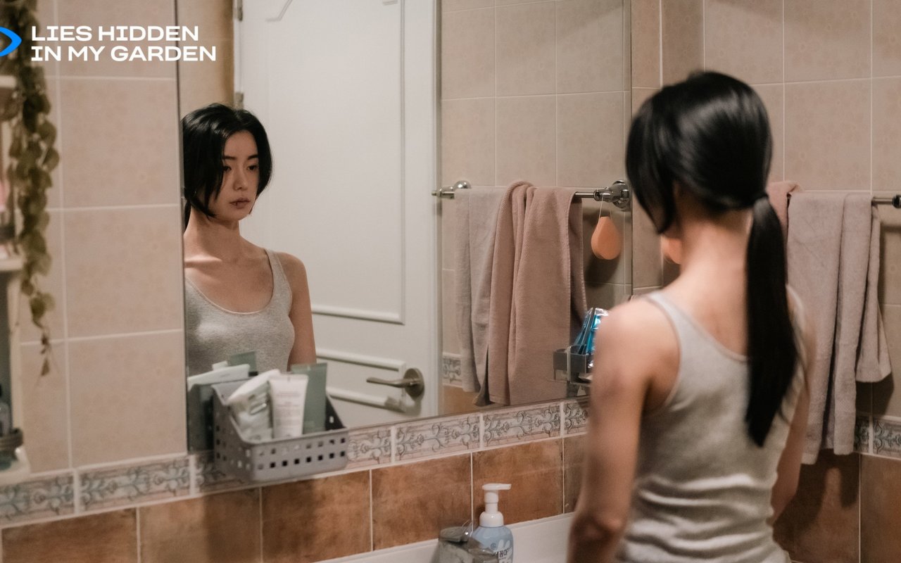 Fakta Di Balik Adegan Lim Ji Yeon Makan di 'Lies Hidden in My Garden' Usai Suami Meninggal Disorot