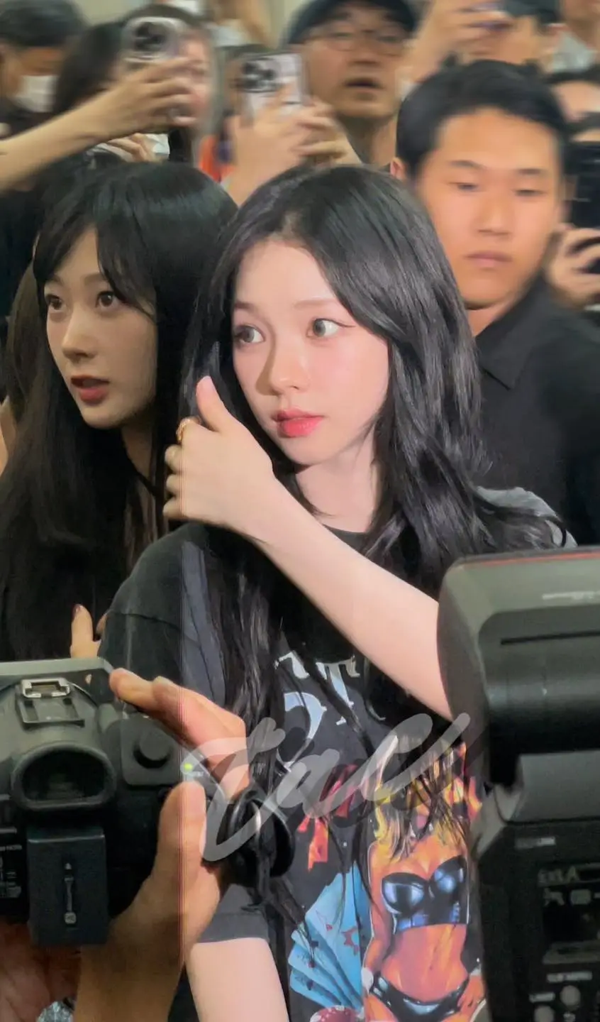 visual Giselle di sebelah Karina aespa menuai syok