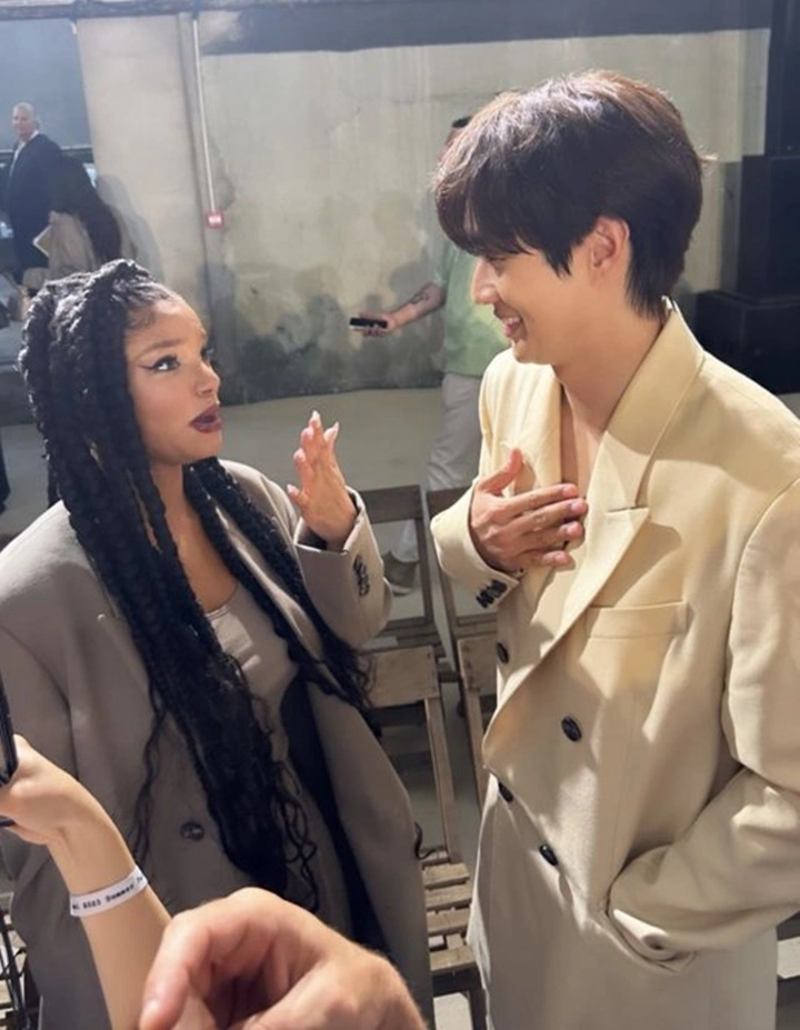 Choi Woo Shik Ngobrol Akrab dengan Halle Bailey \'The Little Mermaid\' di Paris