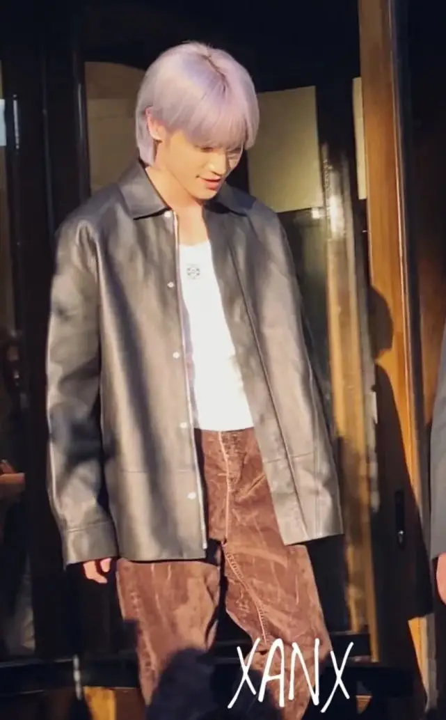 Penampilan Taeyong NCT di after-party Paris Fashion Week