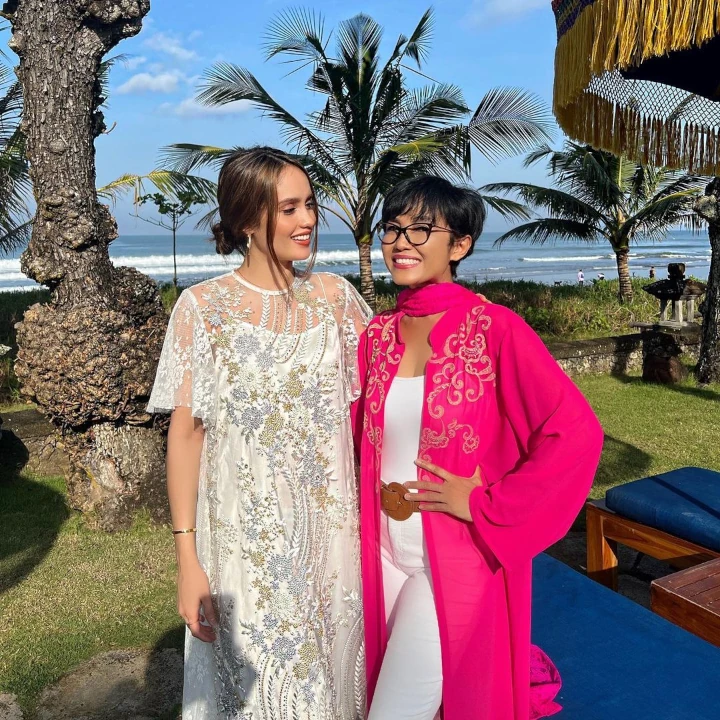 Cinta Laura