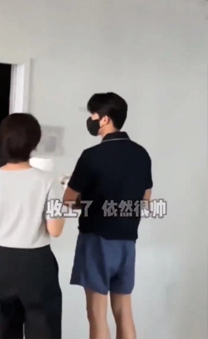 Hyun Bin Perdana Bawa Anjing Son Ye Jin ke Lokasi Syuting Hyun Bin Perdana Bawa Anjing Son Ye Jin ke Lokasi Syuting Hyun Bin Perdana Bawa Anjing Son Ye Jin ke Lokasi Syuting
