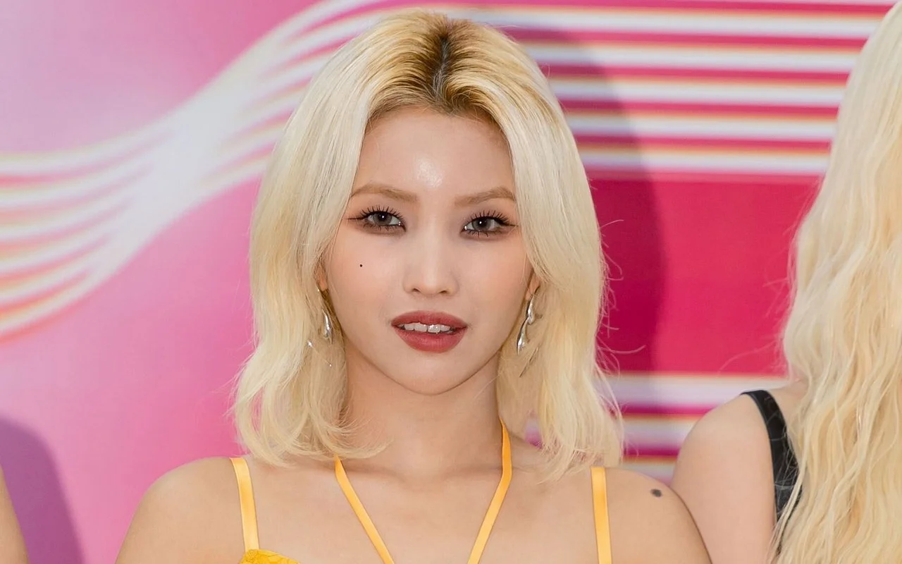 Soyeon (G)I-DLE Kepergok Belanja Bareng Konstestan 'Single's Inferno' Moon Se Hoon