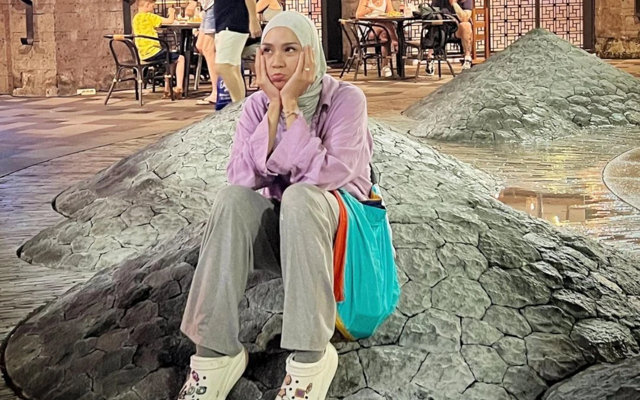 Zaskia Adya Mecca Tegang Pantau Hantu Lewat CCTV, Endingnya Membagongkan