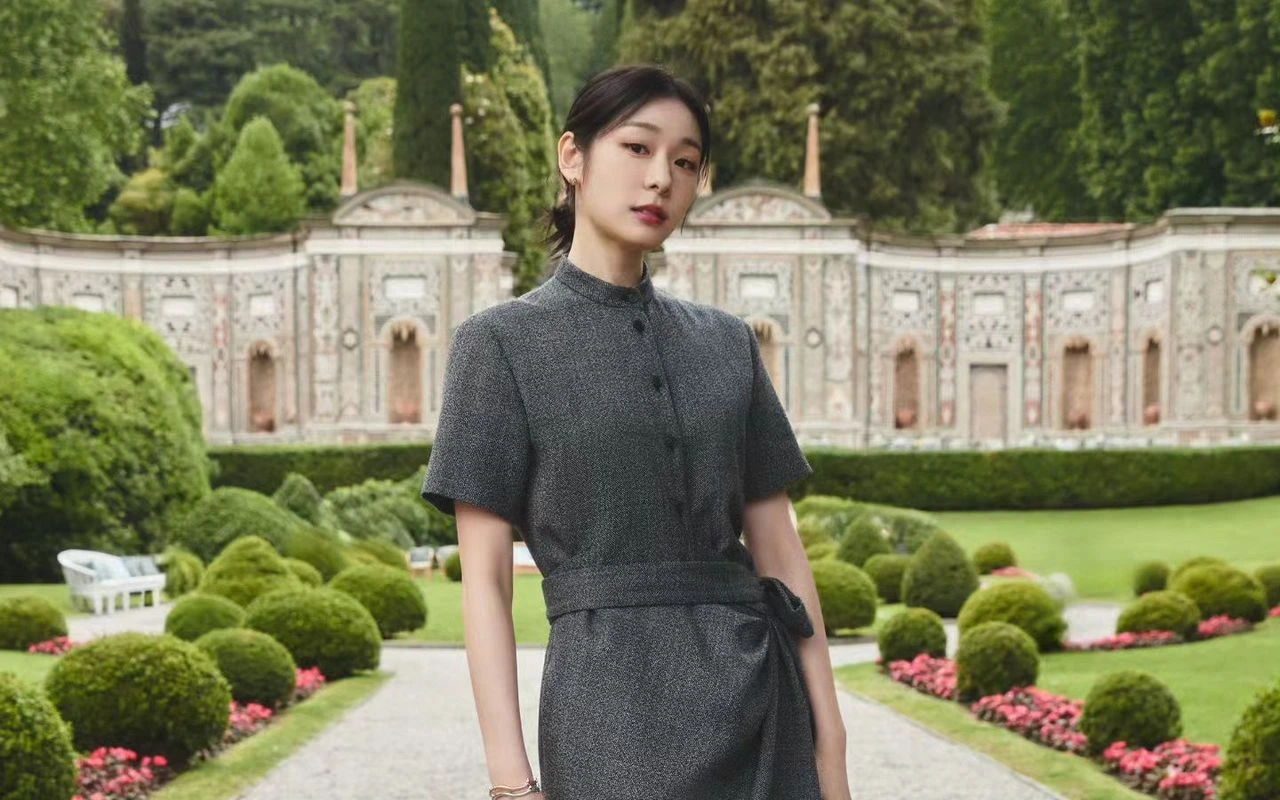 Visual Ratu Sketer Tetap Memikat, Kim Yuna Tampil Beda Dengan Make Up Bold di Majalah