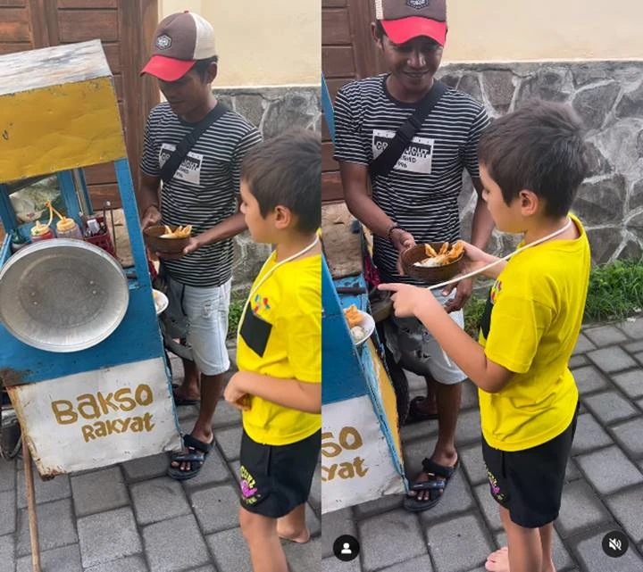 Jajan Bakso Depan Rumah
