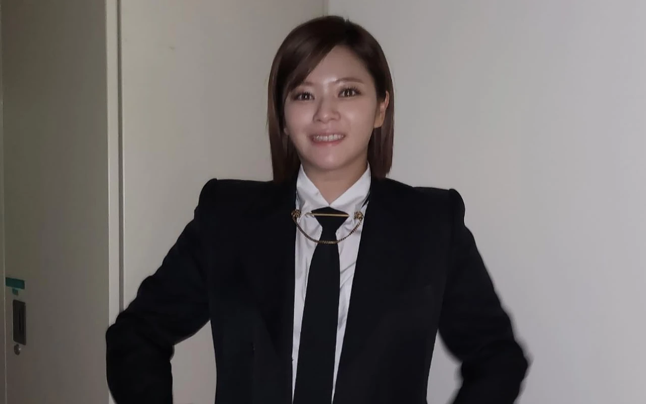 Jeongyeon TWICE Diduga Kehilangan Berat Badan, Riasan Wajah Bikin Salfok