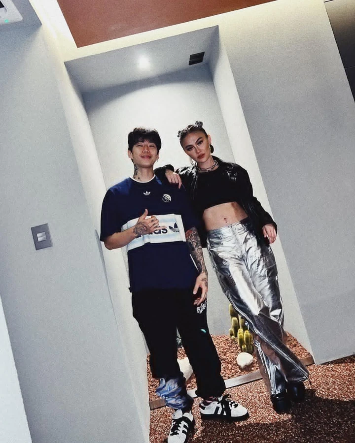 Selca dengan Jay Park