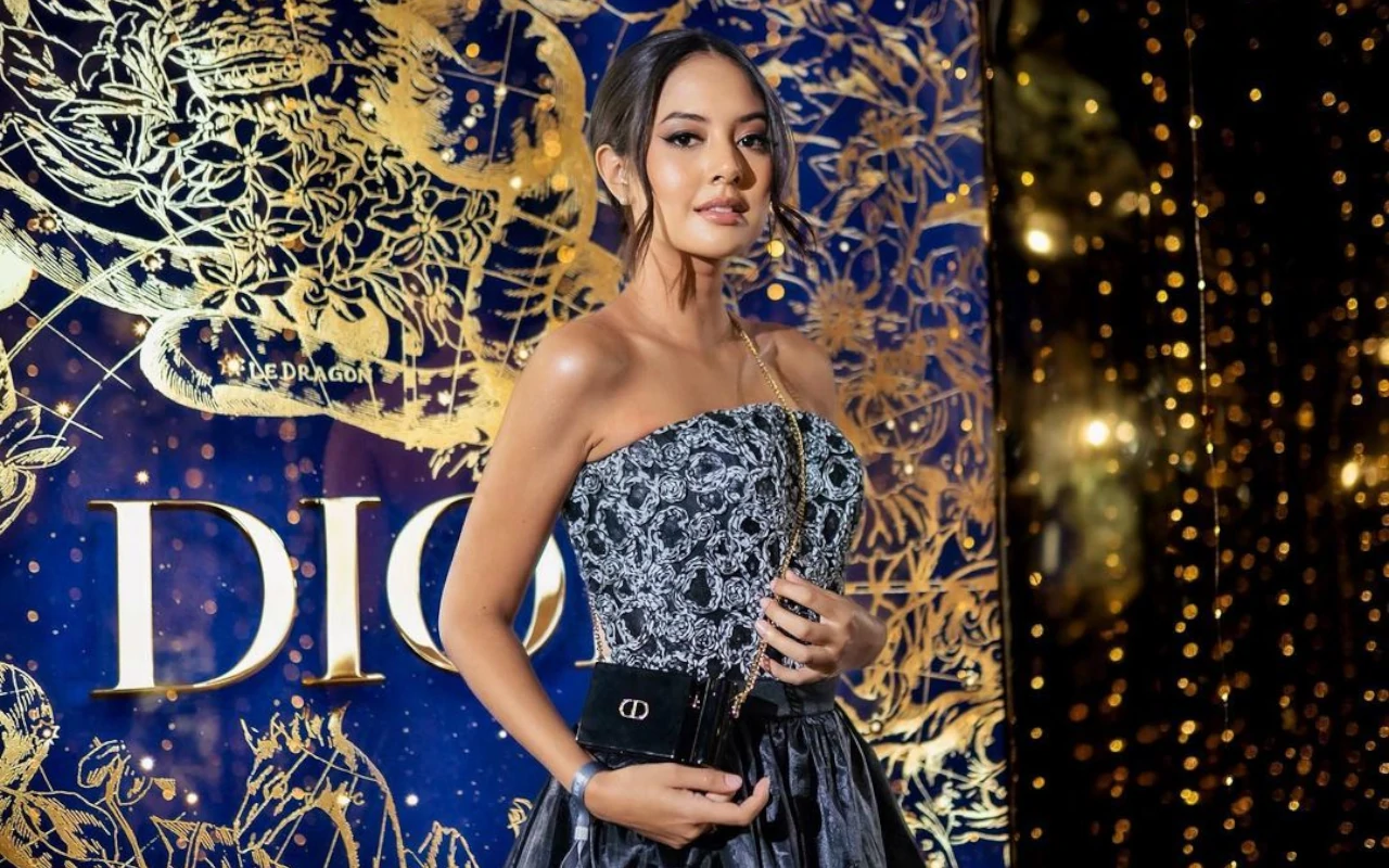 Beda dari yang Lain, Aurelie Moeremans Tampil Hot Saat Cosplay Jadi Barbie