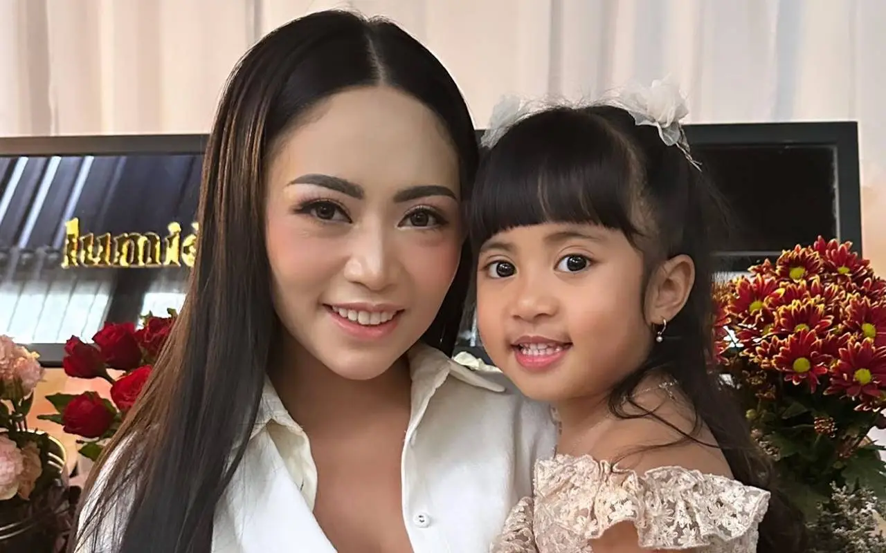 Diangkat Salim Nauderer Bak Adegan Film, Pose Slay Chava Putri Rachel Vennya Bikin Gemas