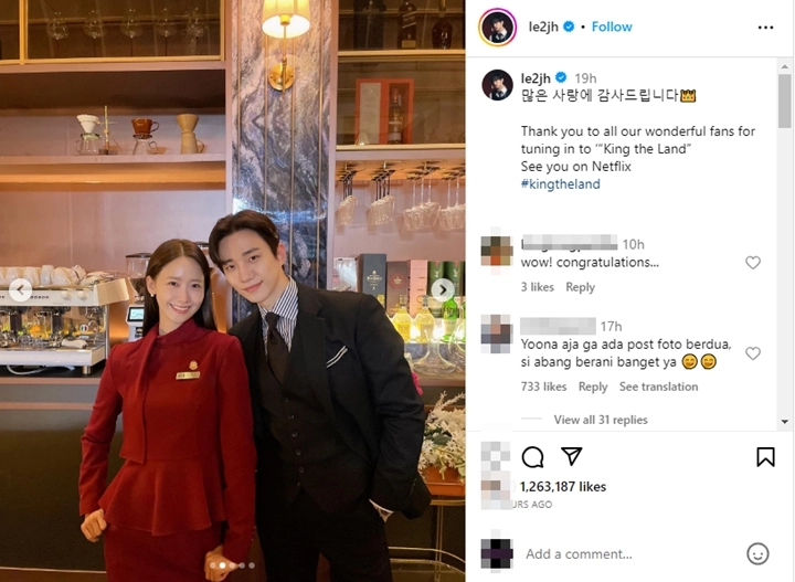 Pajang Foto Yoona SNSD di Lokasi \'King the Land\', Posisi Tangan Junho 2PM Dipertanyakan