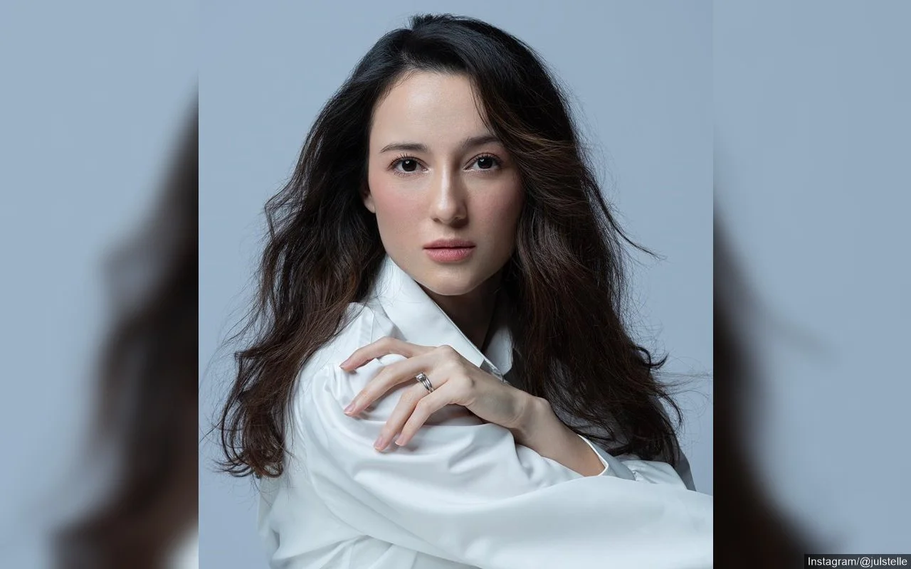 Selamat! Julie Estelle Lahirkan Anak Pertama, Konsep Foto Perdana Gemas Maksimal