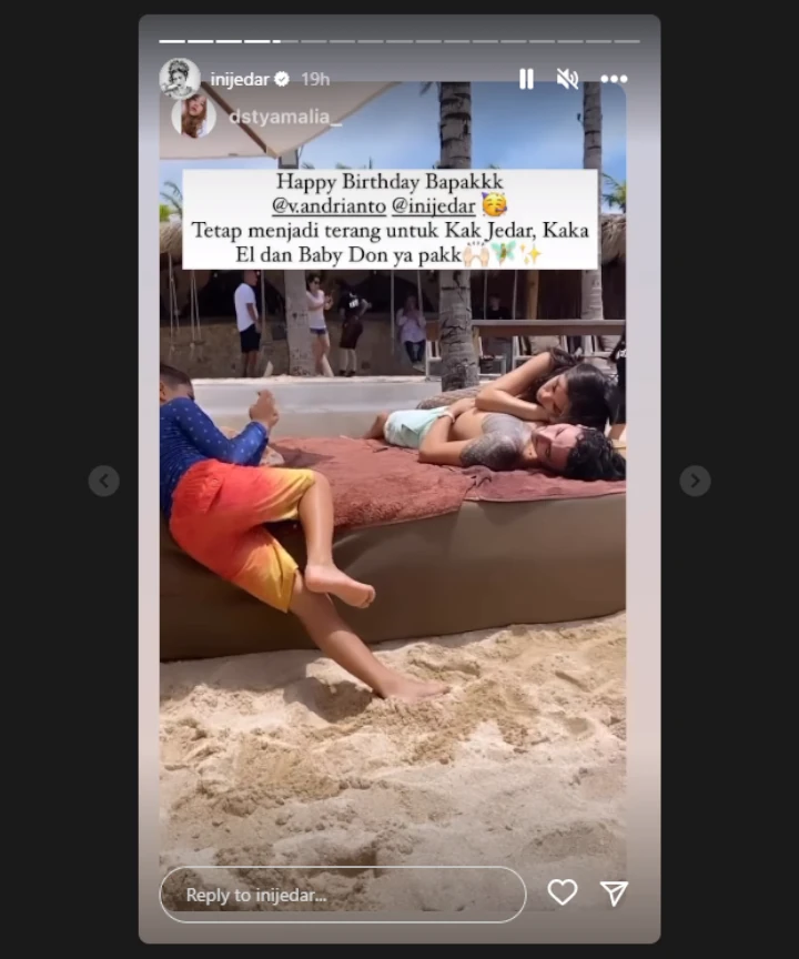 Perjuangan El Barack Jepret Foto Mesra Jessica Iskandar dan Vincent Verhaag Disorot Perjuangan El Barack Jepret Foto Mesra Jessica Iskandar dan Vincent Verhaag Disorot