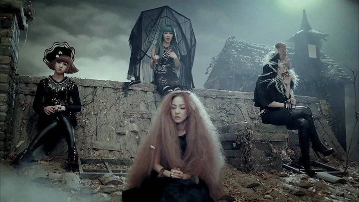 'It Hurts'- 2NE1