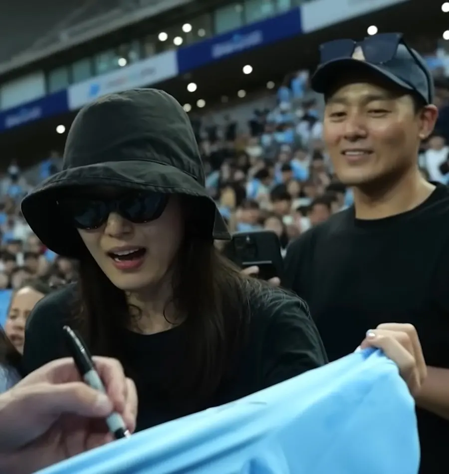 Jun Ji Hyun muncul di vlog Man City