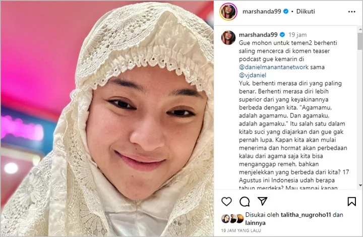 Marshanda Tampil Adem Pakai Mukenah Saat Bela Daniel Mananta