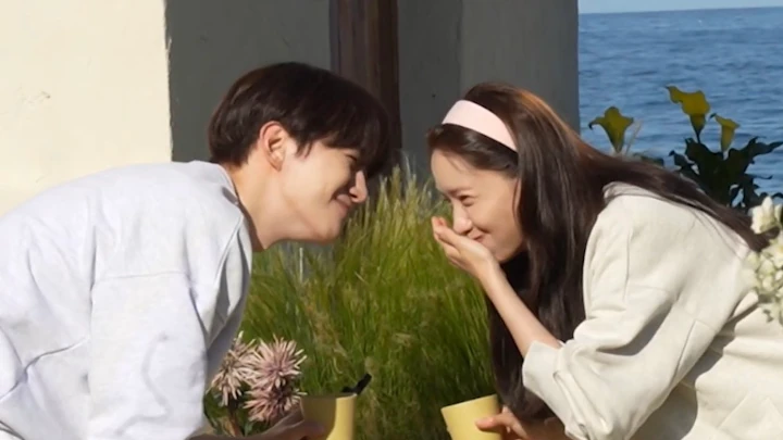 Yoona SNSD & Junho 2PM Sampai Dibilang Punya 1 Sel Otak di Lokasi \'King the Land\'