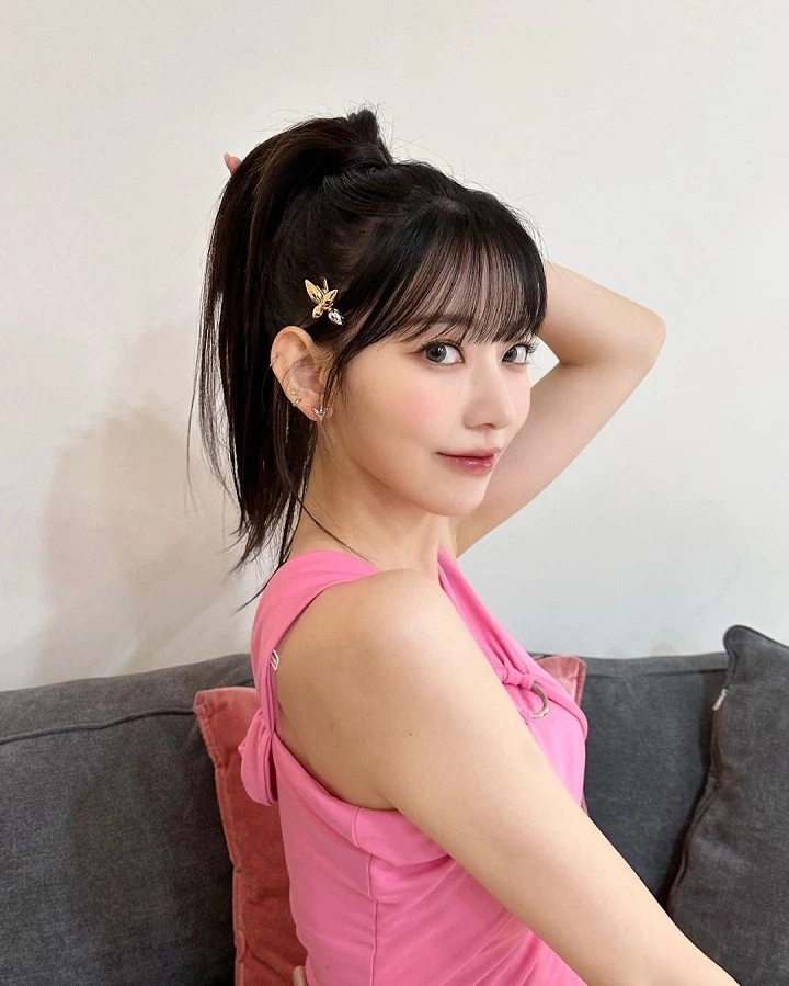 Miyawaki Sakura LE SSERAFIM