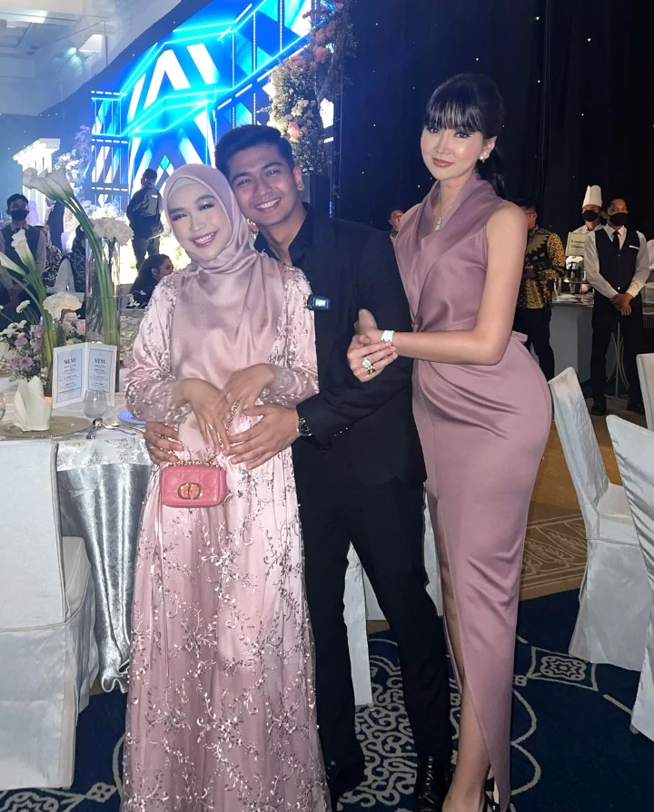 Parodi di Nikahan Kiky Saputri