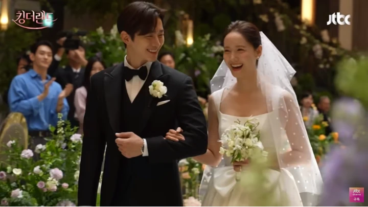 Yoona SNSD & Junho 2PM Diperlakukan Bak Sungguhan Nikah di Lokasi \'King the Land\'