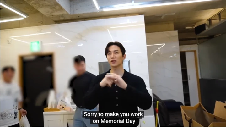 Junho 2PM Minta Maaf ke Staf Saat Syuting Terakhir \'King the Land\'