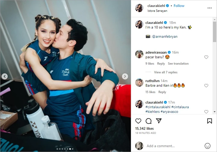Cinta Laura Pamer Foto Manja Dicium Arya Vasco, Fans Histeris