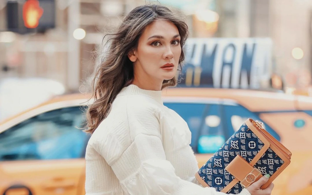 Photoshoot Bareng Luna Maya, Tinggi Badan Keponakan Cantik Bak Model Profesional