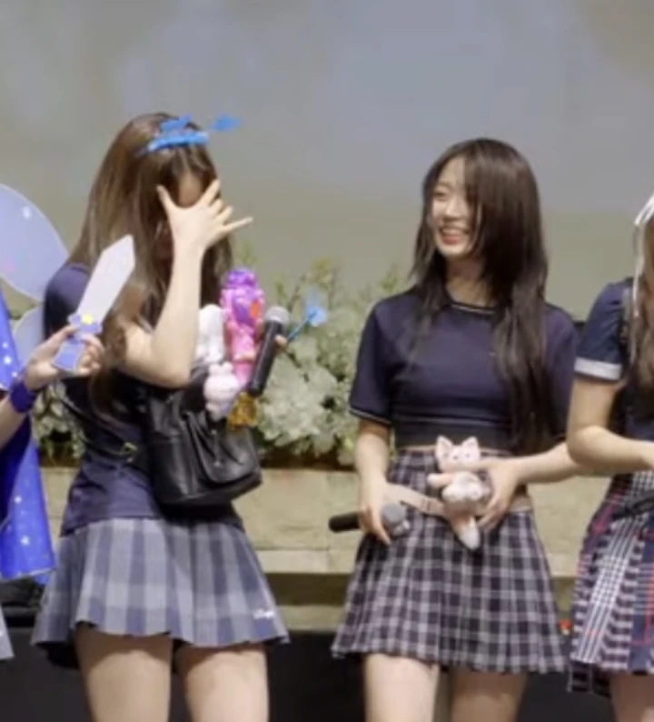 Haewon Diduga Bercanda Jorok ke Sullyoon NMIXX Picu Reaksi Pro-Kontra