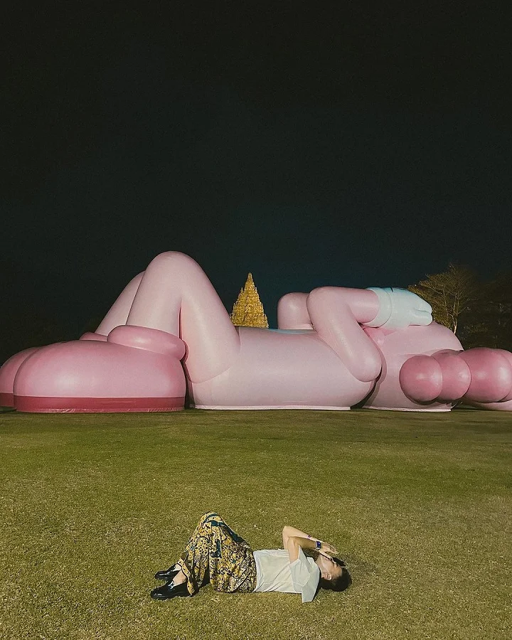 Vidi Aldiano Rebahan Ala Kaws