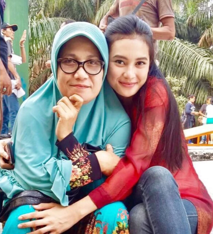 Pelukan Manis di Lokasi Syuting