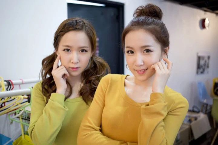 Choa and Way Crayon Pop
