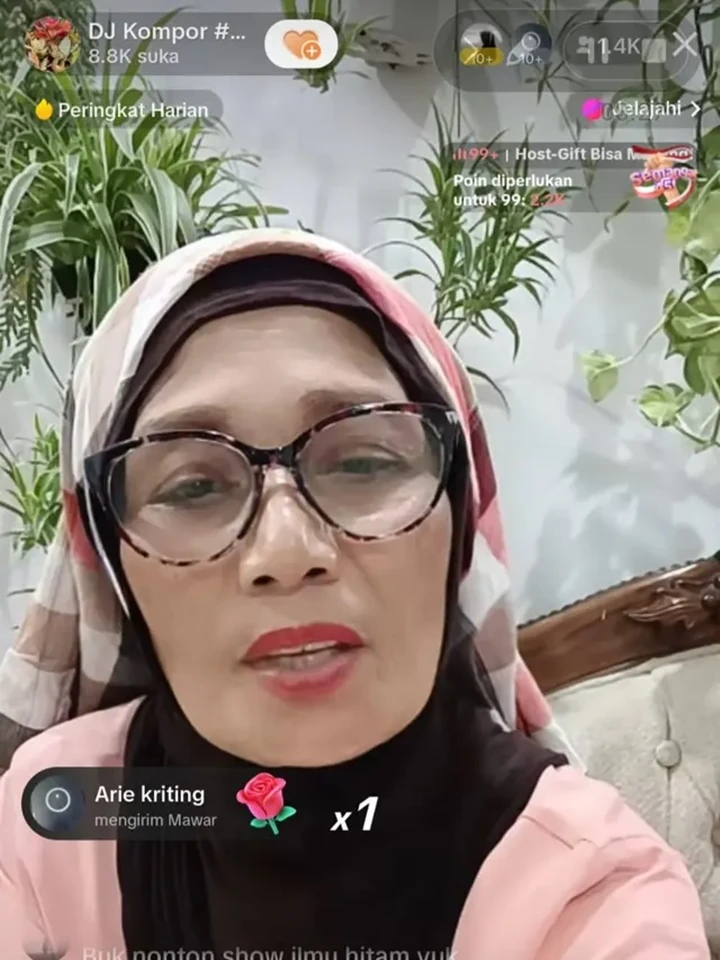 Ibu Indah Permatasari Emosi Disawer Arie Kriting Saat Live TikTok