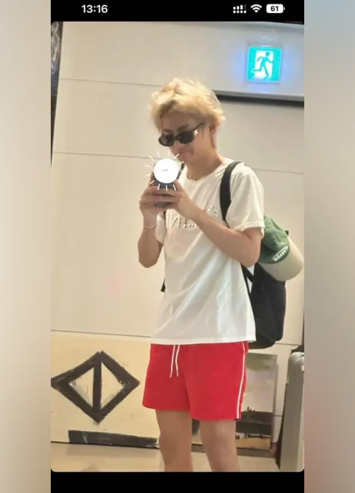 V BTS Pose di Lokasi Bersejarah Yang Jadi Sumber Rumor Pacari Jennie BLACKPINK