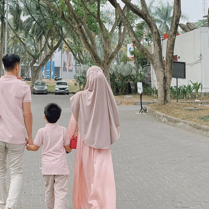 Larissa Chou Kenalkan Calon Suami