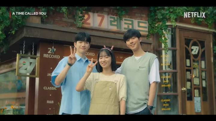 Jeon Yeo Bin Bak Menciut Diapit Ahn Hyo Seop & Kang Hoon di \'A Time Called You\'
