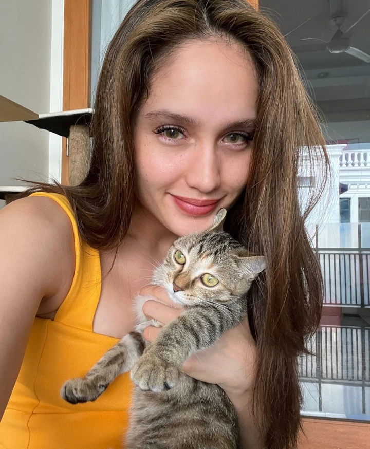 Bareng Kucing Kesayangan