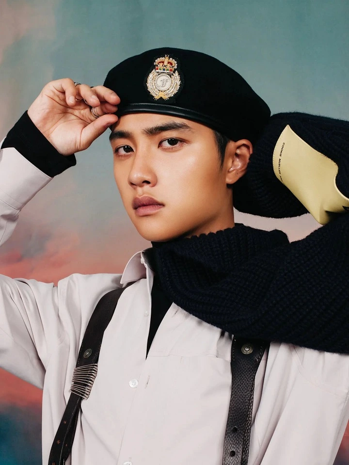 D.O. EXO Kabarnya Didenda Usai Merokok